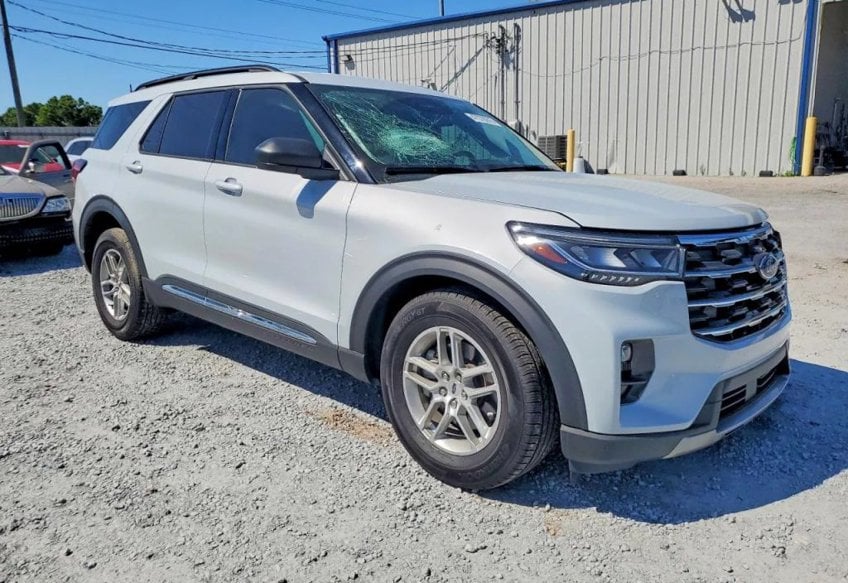2025 Ford Explorer Active