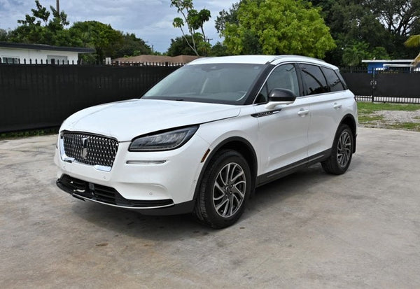 2022 Lincoln Corsair Standard vehicle photo 2