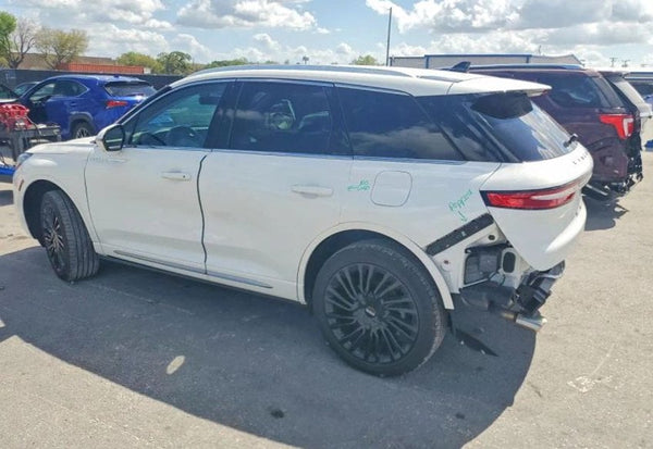 2022 Lincoln Corsair Reserve Sport Utility 4D vehicle photo 4