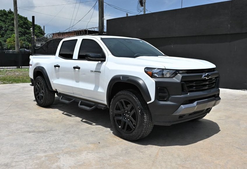 2024 Chevrolet Colorado Trail Boss main vehicle photo