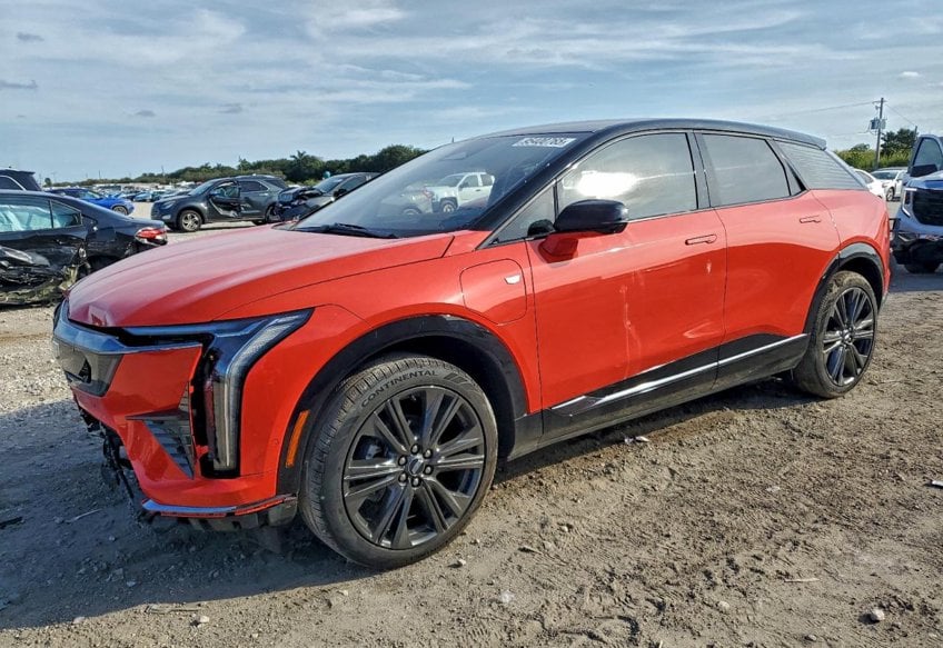 2025 Cadillac OPTIQ Sport 2