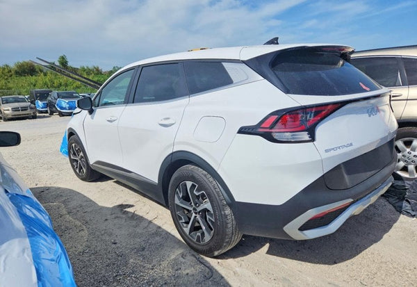 2025 Kia Sportage EX vehicle photo 3