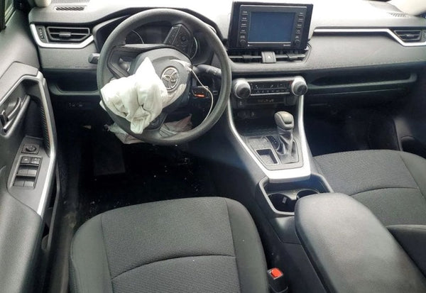 2020 Toyota RAV4 LE photo 9