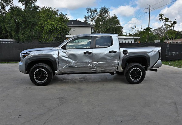 2024 Toyota Tacoma TRD Off-Road photo 6
