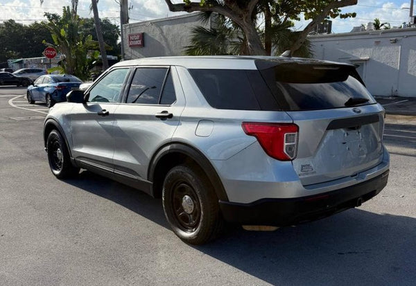 2023 Ford Explorer Police Interceptor Utility photo 3