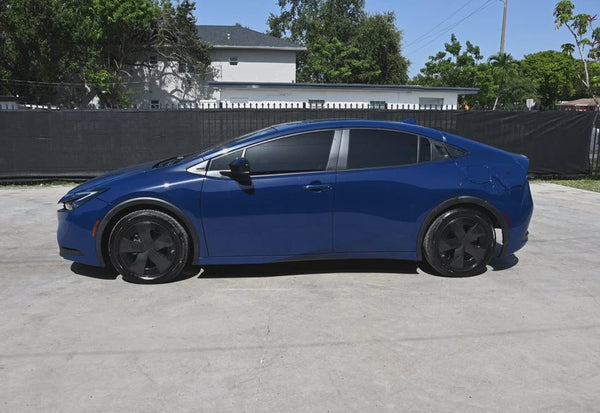 2024 Toyota Prius LE vehicle photo 5