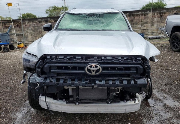 2025 Toyota 4Runner SR5 photo 5