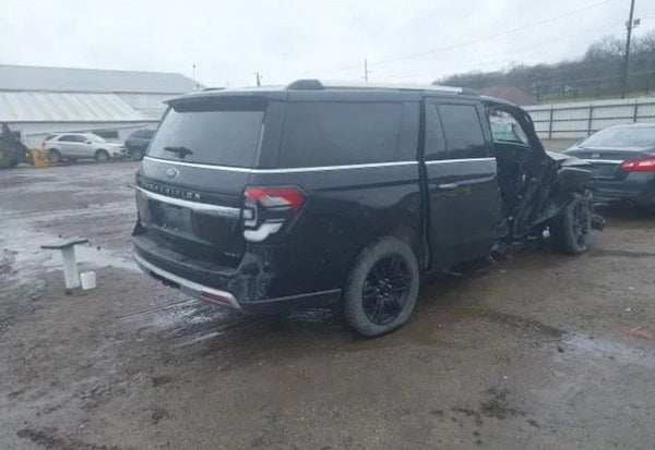 2024 Ford Expedition MAX Limited Sport Utility 4D vehicle photo 1