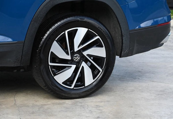 2025 Volkswagen Atlas SE vehicle photo 8