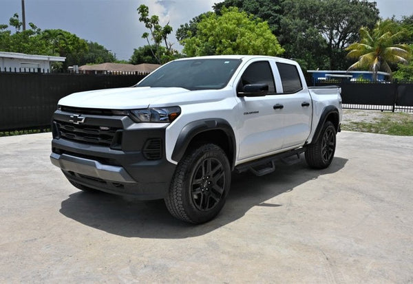 2024 Chevrolet Colorado Trail Boss vehicle photo 2