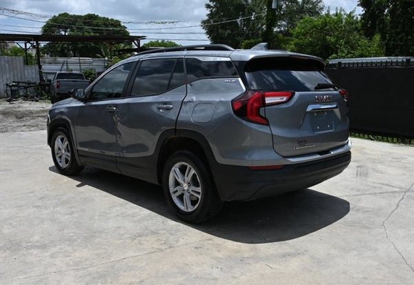 2023 GMC Terrain SLE photo 3