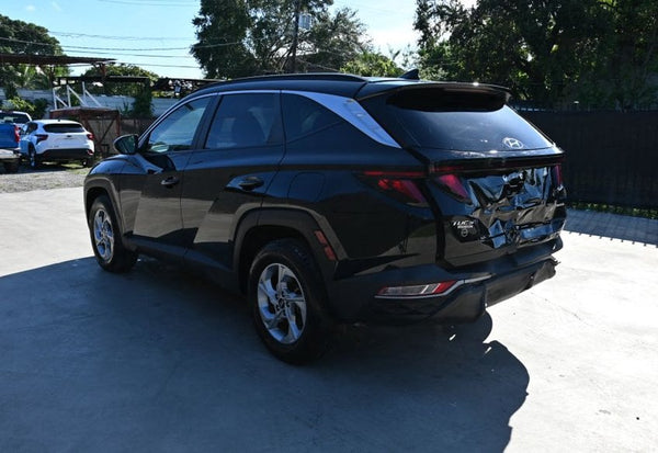 2024 Hyundai TUCSON SEL vehicle photo 3
