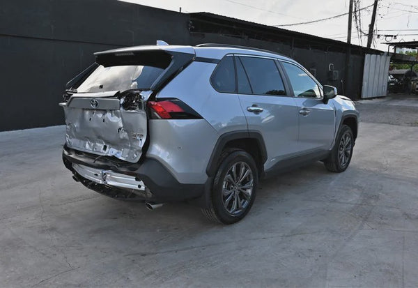 2024 Toyota RAV4 Hybrid Limited vehicle photo 4