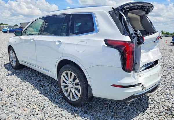 2024 Cadillac XT6 Premium Luxury photo 3
