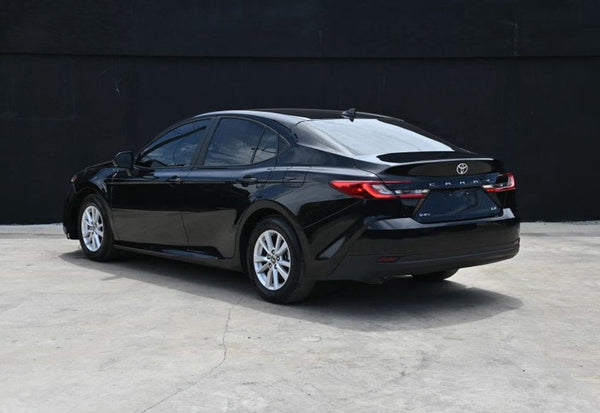 2025 Toyota Camry LE photo 4