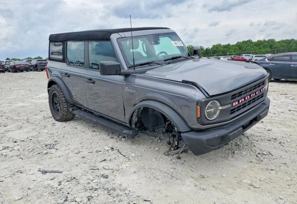 2023 Ford Bronco Base photo 2