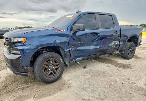 2021 Chevrolet Silverado 1500 LT Trail Boss vehicle photo 2