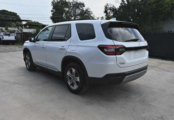 2025 Honda Pilot EX-L vehicle photo 3