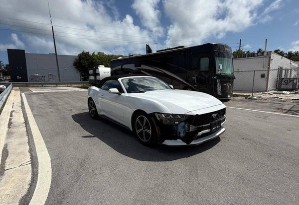 2024 Ford Mustang EcoBoost photo 2
