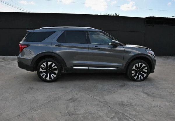 2025 Ford Explorer Platinum vehicle photo 5