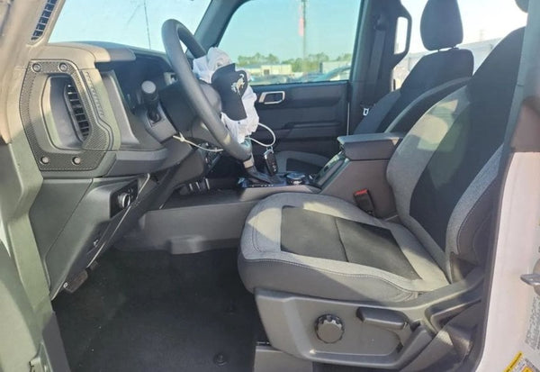 2025 Ford Bronco Base photo 8