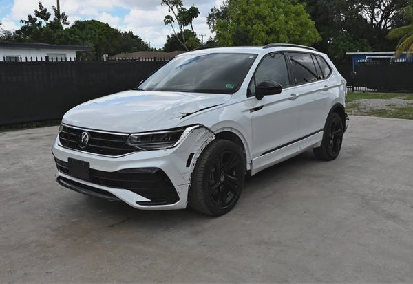 2024 Volkswagen Tiguan SE R-Line Black vehicle photo 2