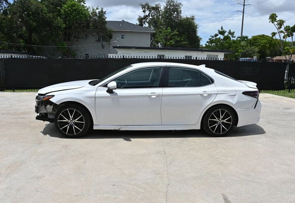 2022 Toyota Camry SE vehicle photo 5