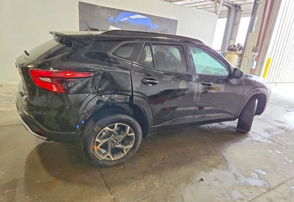 2025 Chevrolet Trax LT photo 3