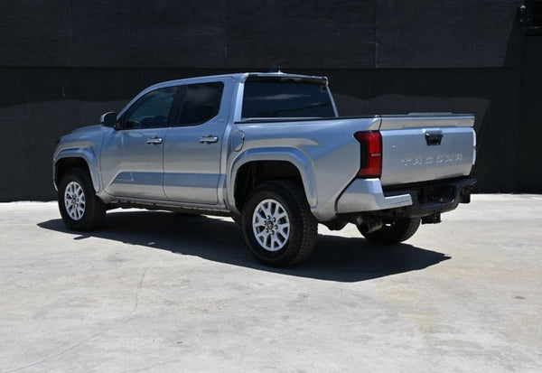 2024 Toyota Tacoma SR5 photo 3
