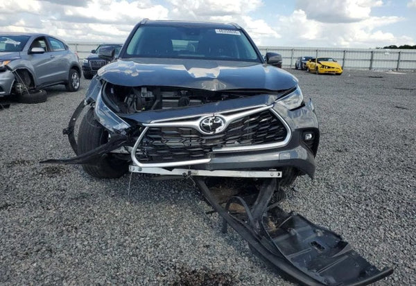 2023 Toyota Highlander XLE photo 5