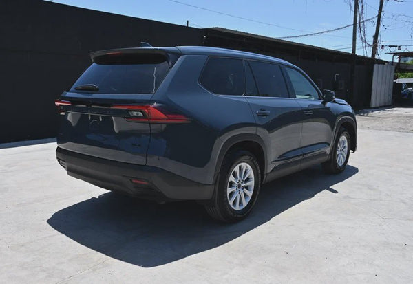 2025 Toyota Grand Highlander XLE vehicle photo 3