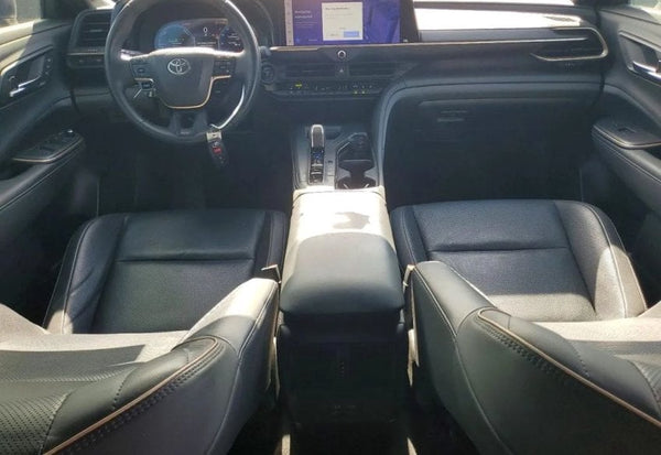 2023 Toyota Crown Limited vehicle photo 9