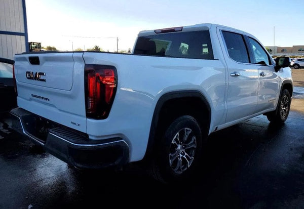 2025 GMC Sierra 1500 SLT photo 3