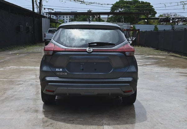 2021 Nissan Kicks S photo 7