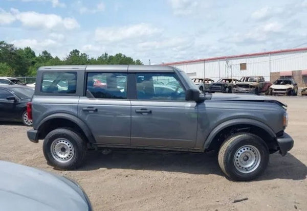 2025 Ford Bronco Base photo 5