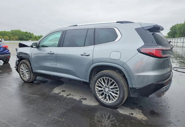 2024 GMC Acadia Denali photo 4