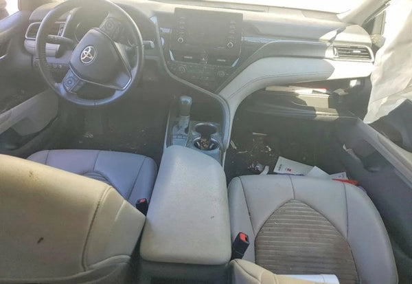 2022 Toyota Camry SE photo 8