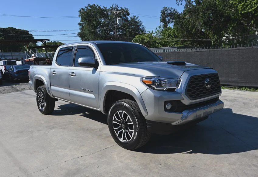 2023 Toyota Tacoma TRD Sport main vehicle photo