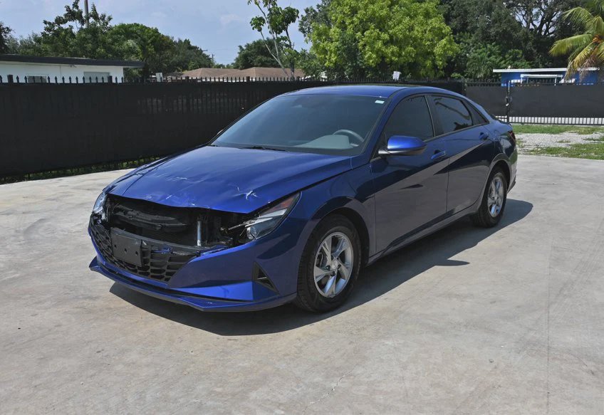 2023 Hyundai ELANTRA SE main vehicle photo