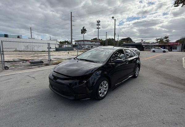 2023 Toyota Corolla LE photo 2