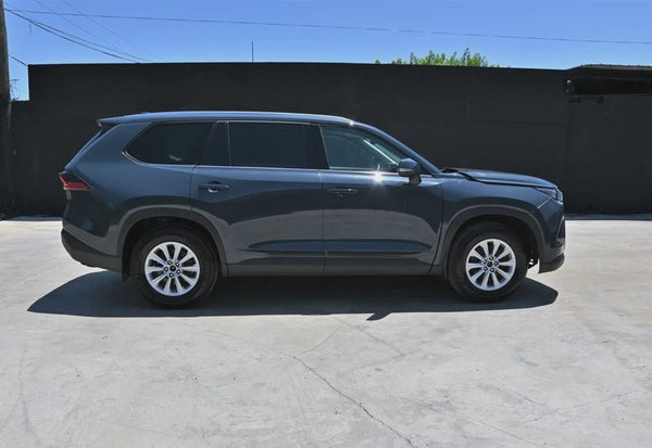 2025 Toyota Grand Highlander XLE vehicle photo 5