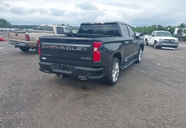 2023 Chevrolet Silverado 1500 High Country photo 3