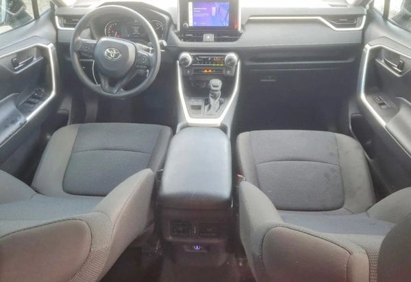2024 Toyota RAV4 LE photo 8