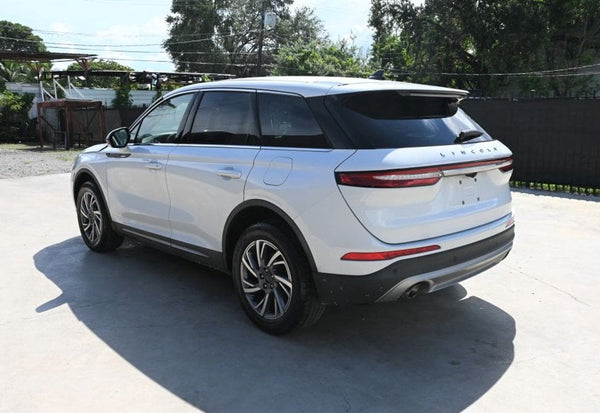 2023 Lincoln Corsair Standard vehicle photo 3