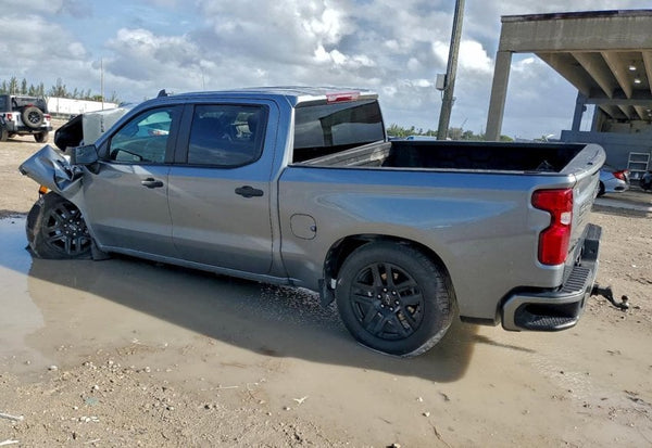 2024 Chevrolet Silverado 1500 Custom photo 2