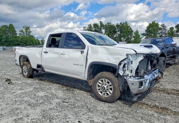 2025 Chevrolet Silverado 2500HD LT vehicle photo 2