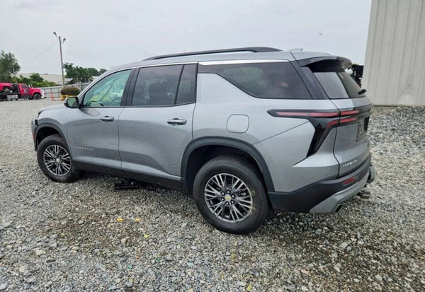 2025 Chevrolet Traverse LT vehicle photo 4