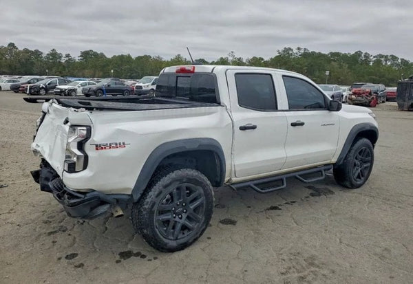 2024 Chevrolet Colorado Trail Boss photo 4