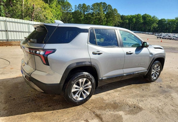 2025 Chevrolet Equinox LT photo 3
