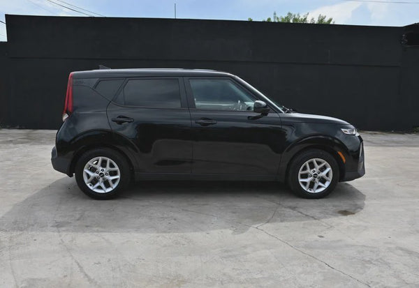 2022 Kia Soul LX Wagon 4D vehicle photo 5